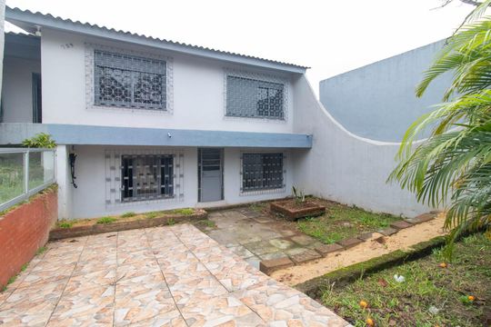 Fachada de casa para alugar com 2 quartos, 50m² em Medianeira, Porto Alegre