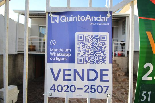 Plaquinha de casa para alugar com 2 quartos, 126m² em Mário Quintana, Porto Alegre