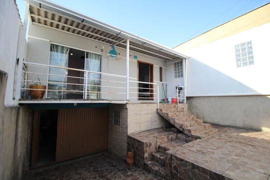 Quintal de casa para alugar com 2 quartos, 126m² em Mário Quintana, Porto Alegre