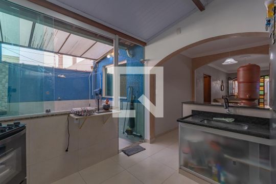 Cozinha de casa à venda com 2 quartos, 87m² em Santa Monica, Belo Horizonte