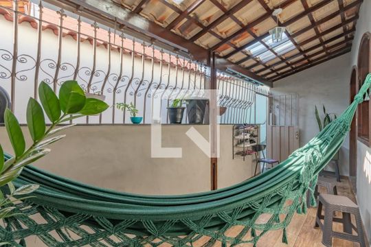 Varanda de casa à venda com 2 quartos, 87m² em Santa Monica, Belo Horizonte