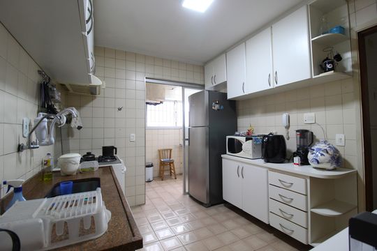 Cozinha de apartamento para alugar com 3 quartos, 130m² em Vila Olímpia, São Paulo