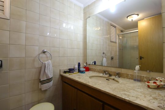 Banheiro Social de apartamento para alugar com 3 quartos, 130m² em Vila Olímpia, São Paulo
