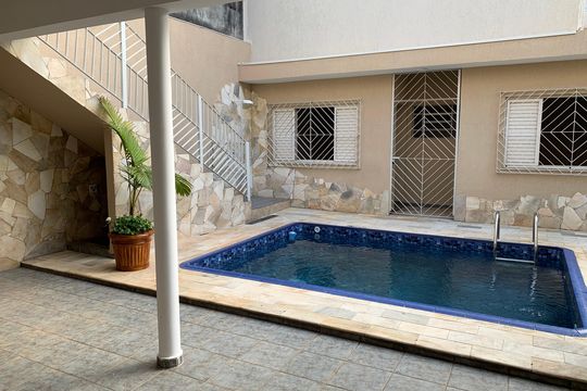 Vista de casa para alugar com 4 quartos, 408m² em Vila Ipiranga, Mogi das Cruzes