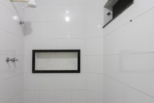 Banheiro de casa para alugar com 2 quartos, 70m² em Incofindência, Belo Horizonte