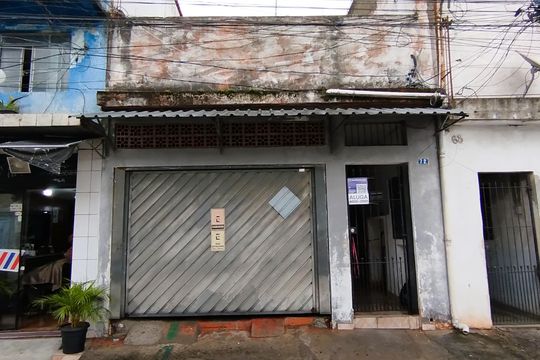Fachada + Placa de casa para alugar com 1 quarto, 30m² em Jardim Brasilia, São Paulo