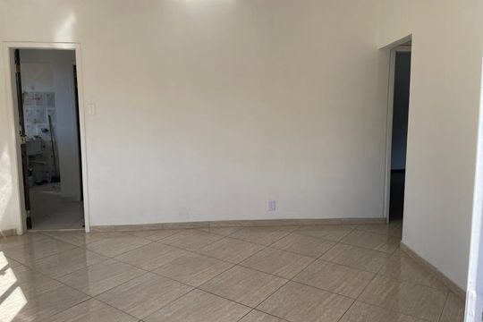 Sala de casa para alugar com 2 quartos, 60m² em São Sebastiao, Petrópolis