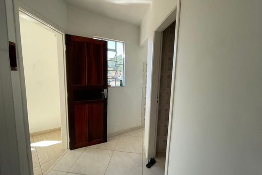Corredor de casa para alugar com 2 quartos, 60m² em São Sebastiao, Petrópolis