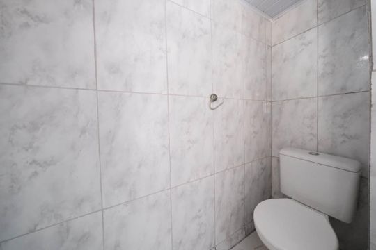 Banheiro de casa para alugar com 2 quartos, 70m² em Jardim Jaú (zona Leste), São Paulo