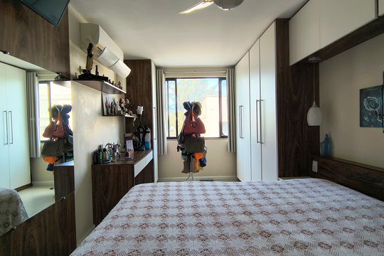 Suíte  de apartamento à venda com 3 quartos, 187m² em Recreio dos Bandeirantes, Rio de Janeiro