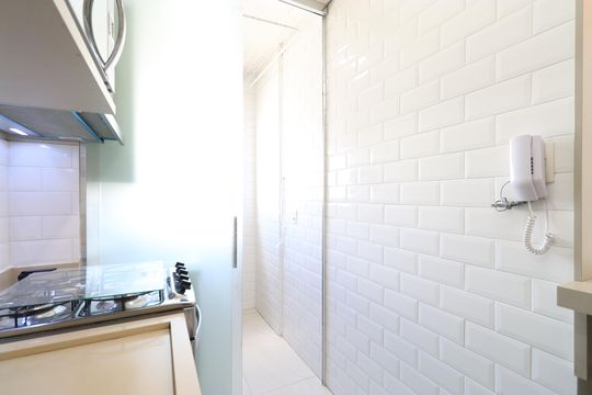 Cozinha e Área de serviço  de apartamento à venda com 2 quartos, 51m² em Água Branca, São Paulo