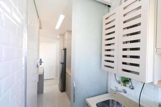 Cozinha e Área de serviço  de apartamento à venda com 2 quartos, 51m² em Água Branca, São Paulo