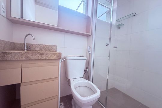 Banheiro de apartamento para alugar com 2 quartos, 81m² em Teixeiras, Juiz de Fora