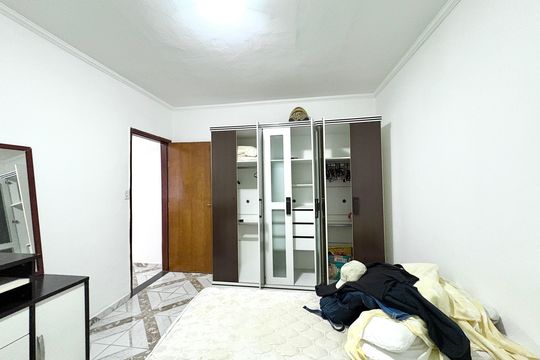 Quarto da Edícula  de casa à venda com 3 quartos, 355m² em Jardim Monjolo, São Paulo