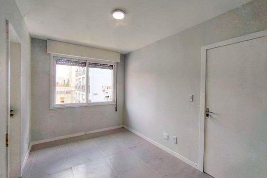 Quarto 2 de apartamento para alugar com 2 quartos, 95m² em Passo d’Areia, Porto Alegre