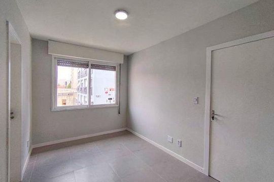 Quarto 2 de apartamento para alugar com 2 quartos, 95m² em Passo d’Areia, Porto Alegre