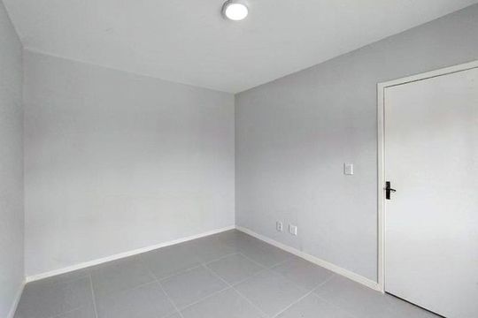 Quarto 1 de apartamento para alugar com 2 quartos, 95m² em Passo d’Areia, Porto Alegre