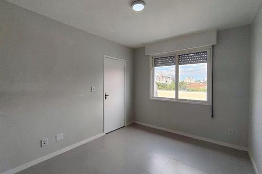 Quarto 1 de apartamento para alugar com 2 quartos, 95m² em Passo d’Areia, Porto Alegre