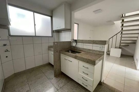 Cozinha de apartamento para alugar com 2 quartos, 77m² em Buritis, Belo Horizonte