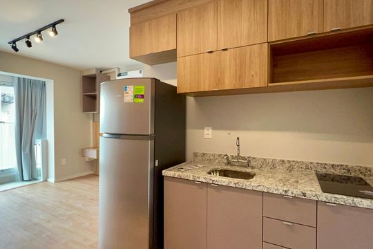 Cozinha de kitnet/studio para alugar com 1 quarto, 26m² em Pinheiros, São Paulo