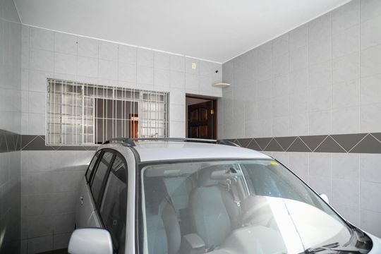 Garagem de casa à venda com 3 quartos, 100m² em Vila Moraes, São Paulo
