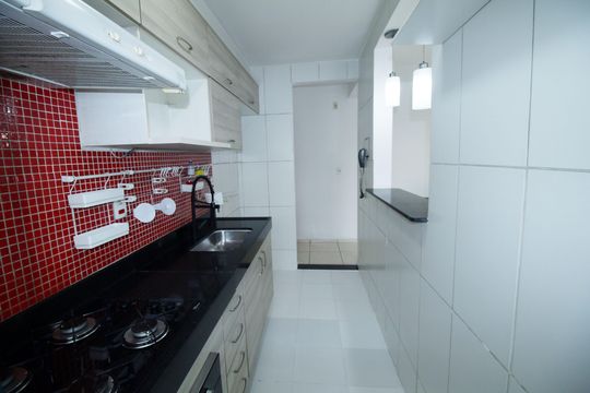 Cozinha de apartamento para alugar com 2 quartos, 50m² em Parada de Lucas, Rio de Janeiro