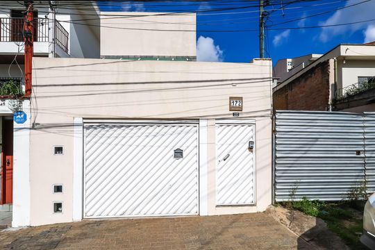 Fachada de casa à venda com 3 quartos, 250m² em Jardim da Gloria, São Paulo