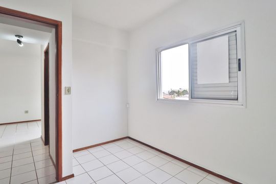 Quarto 1 de apartamento para alugar com 2 quartos, 58m² em Daniel Fonseca, Uberlândia