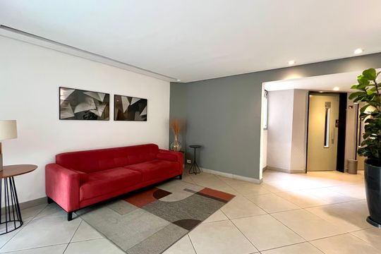 Hall de entrada de kitnet/studio para alugar com 1 quarto, 30m² em Jardim Paulista, São Paulo