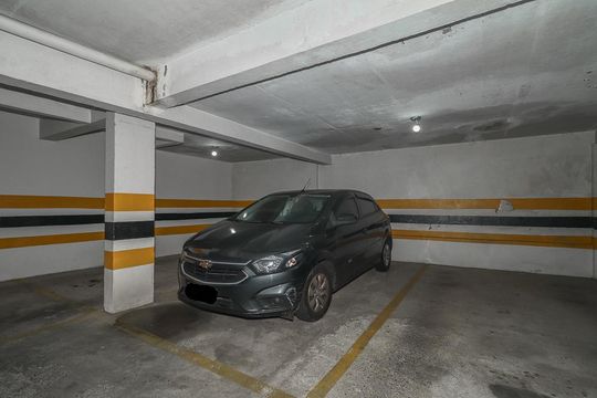Garagem de apartamento à venda com 2 quartos, 61m² em Petrópolis, Porto Alegre