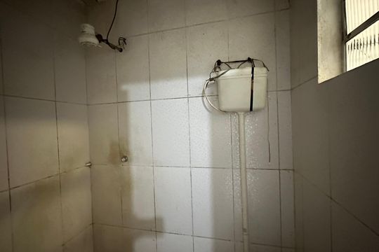 Banheiro de casa para alugar com 1 quarto, 45m² em Vargem Grande, Rio de Janeiro