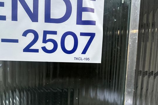 Placa de casa para alugar com 1 quarto, 45m² em Vargem Grande, Rio de Janeiro