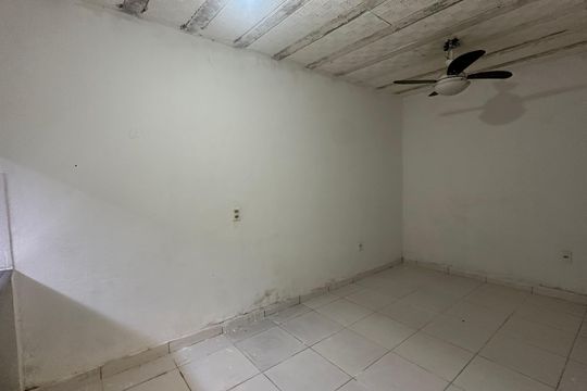 Studio de casa para alugar com 1 quarto, 45m² em Vargem Grande, Rio de Janeiro