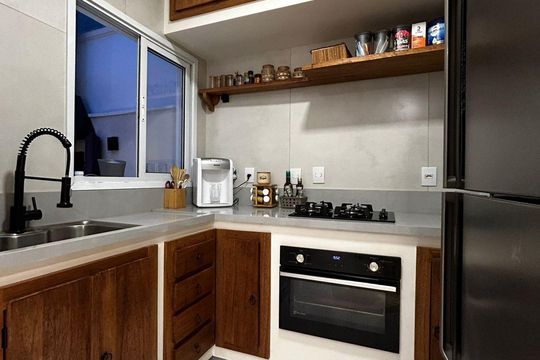 Cozinha de casa de condomínio para alugar com 2 quartos, 60m² em Chácaras São Luís, Barueri