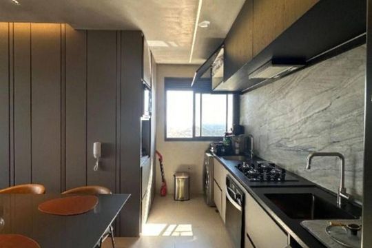 Cozinha de apartamento à venda com 2 quartos, 98m² em Vila da Serra, Nova Lima