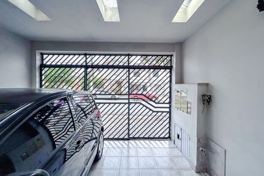 Garagem de casa à venda com 3 quartos, 200m² em Parque São Jorge, São Paulo