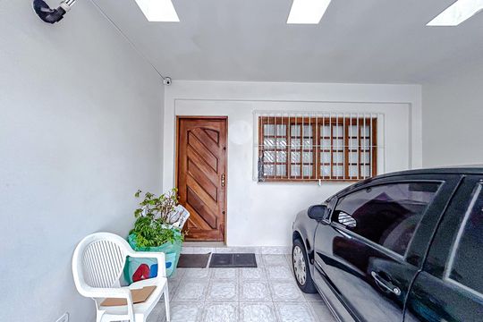 Garagem de casa à venda com 3 quartos, 200m² em Parque São Jorge, São Paulo