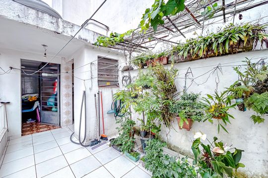 Área externa de casa à venda com 3 quartos, 200m² em Parque São Jorge, São Paulo
