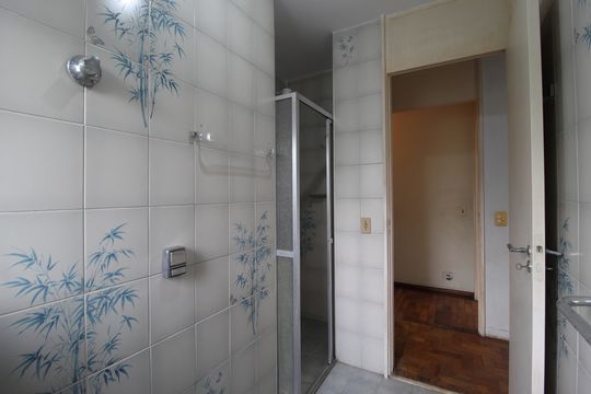 Banheiro da Suíte de apartamento para alugar com 2 quartos, 103m² em Vila Olímpia, São Paulo