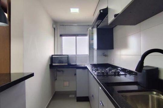 Cozinha de apartamento para alugar com 2 quartos, 62m² em Jardim Sabará, Porto Alegre