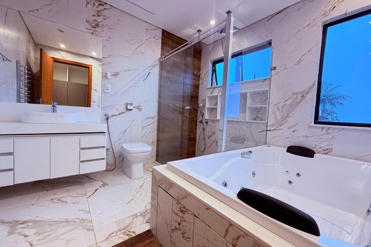 Casa para alugar com 4 quartos, 351m² em Novo Horizonte, Juiz de Fora