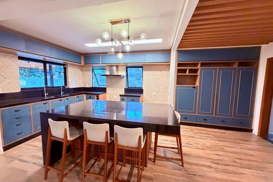 Casa para alugar com 4 quartos, 351m² em Novo Horizonte, Juiz de Fora