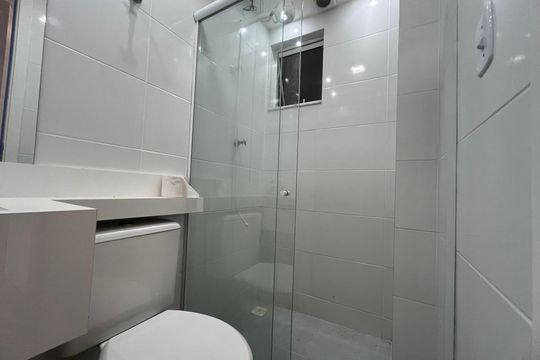 Banheiro de apartamento para alugar com 1 quarto, 46m² em Novo Horizonte, Juiz de Fora