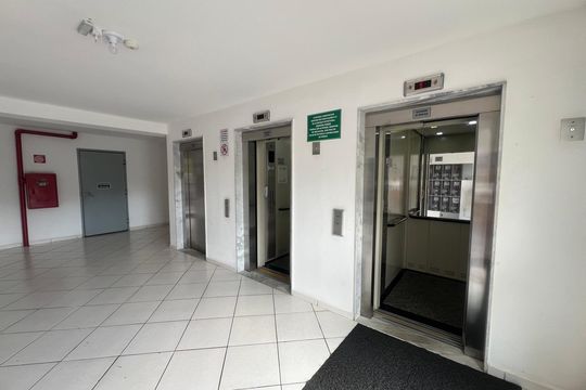 Área externa de apartamento para alugar com 1 quarto, 46m² em Novo Horizonte, Juiz de Fora