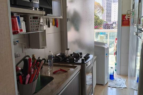 Cozinha de apartamento à venda com 2 quartos, 57m² em Vila Gumercindo, São Paulo