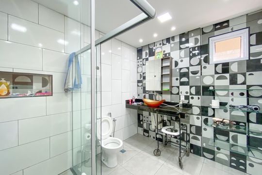 Banheiro social de casa para alugar com 3 quartos, 360m² em Riacho das Pedras, Contagem