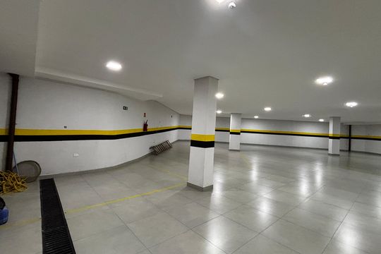 Garagem de apartamento à venda com 2 quartos, 65m² em Campestre, Santo André