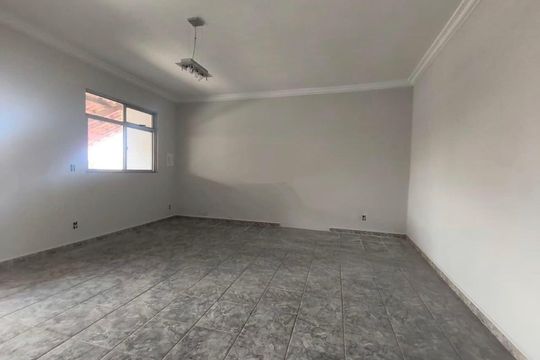 Sala de casa para alugar com 4 quartos, 360m² em Riacho das Pedras, Contagem