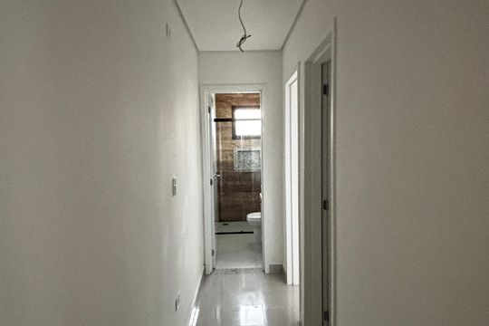 Corredor de apartamento à venda com 2 quartos, 50m² em Campestre, Santo André