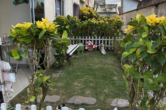 Área externa de casa para alugar com 3 quartos, 110m² em Unamar, Cabo Frio